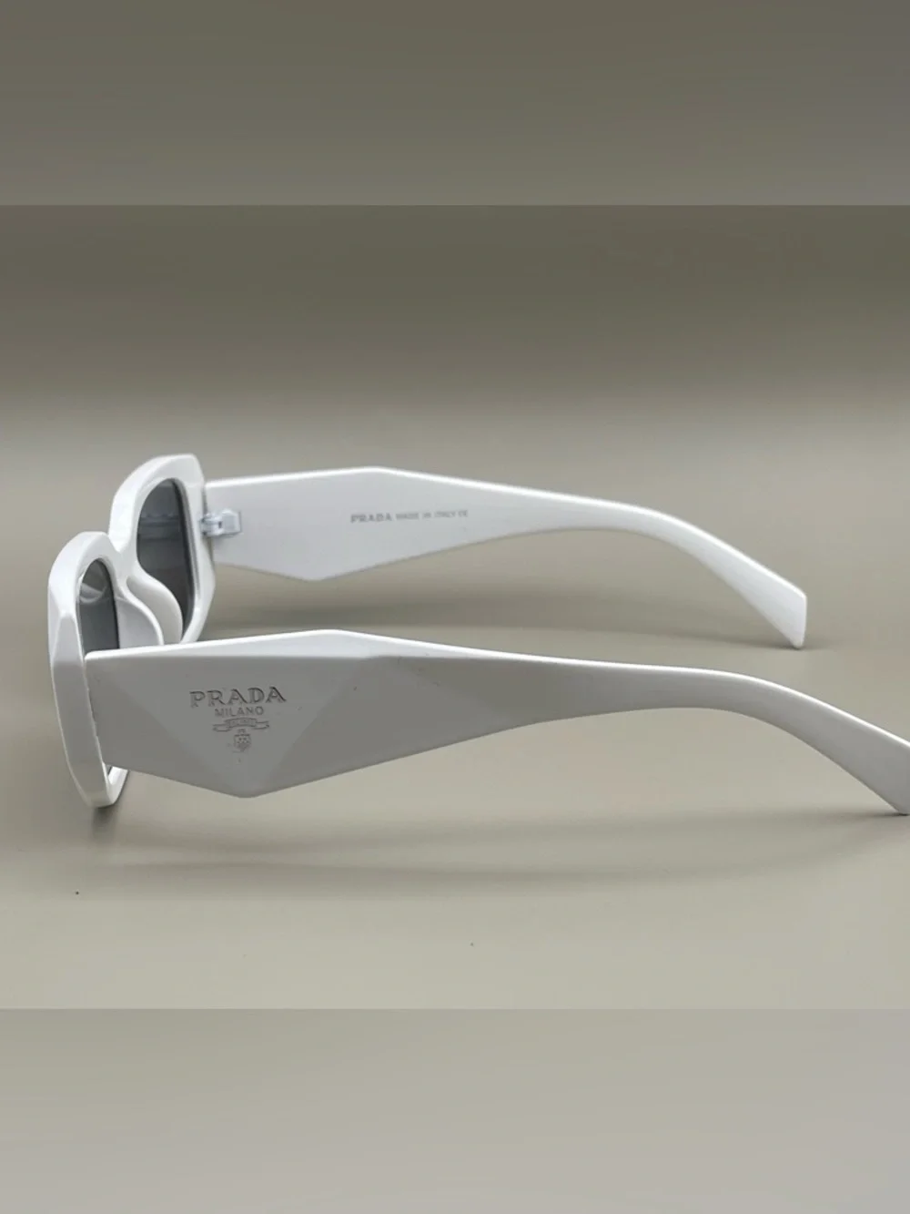 Prada PR 17WS White Sunglasses – NWT – Unisex Designer – Fast Shipping - Picture 3 of 7